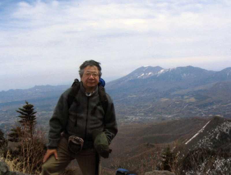 湯の丸峠山頂にて